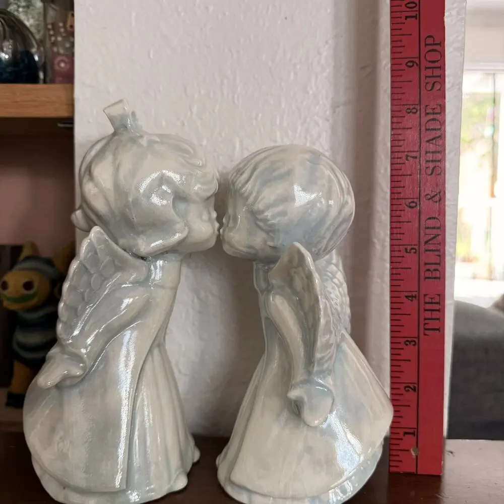Vintage Kissing Angels Christmas Decoration 1982